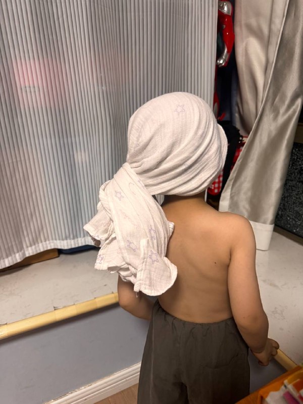 每次洗澡都要妈妈给他打扮一下，分别是神仙和阿宝每次洗澡都要妈妈给他打扮一下，分别是神仙和阿宝