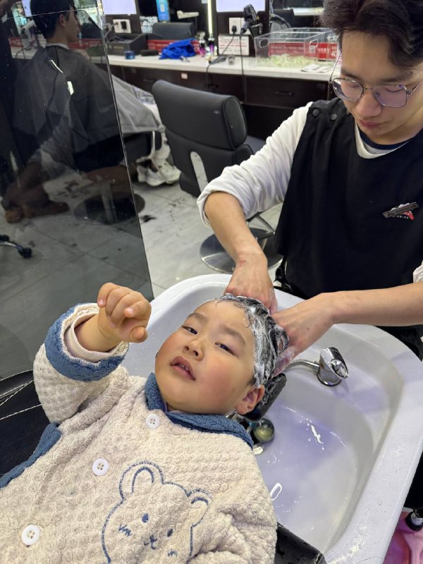 理发😅理发😅