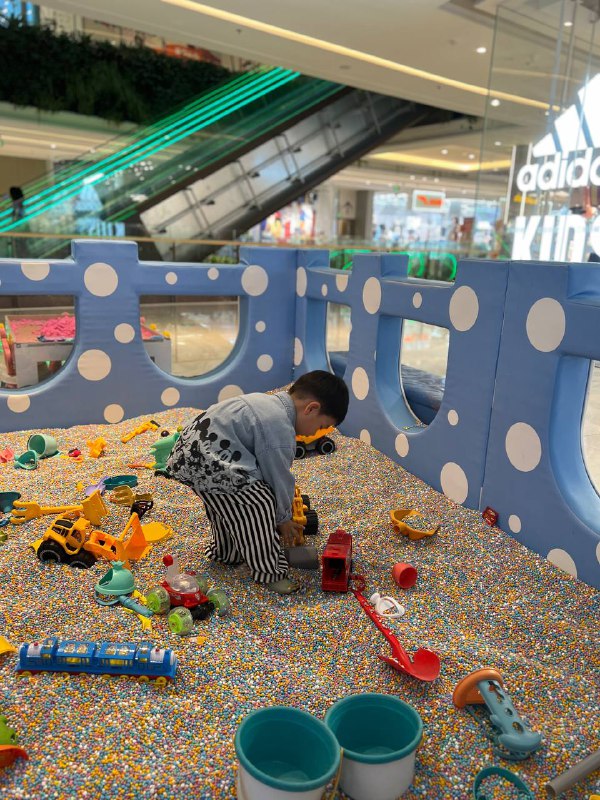 儿童节挖沙子儿童节挖沙子