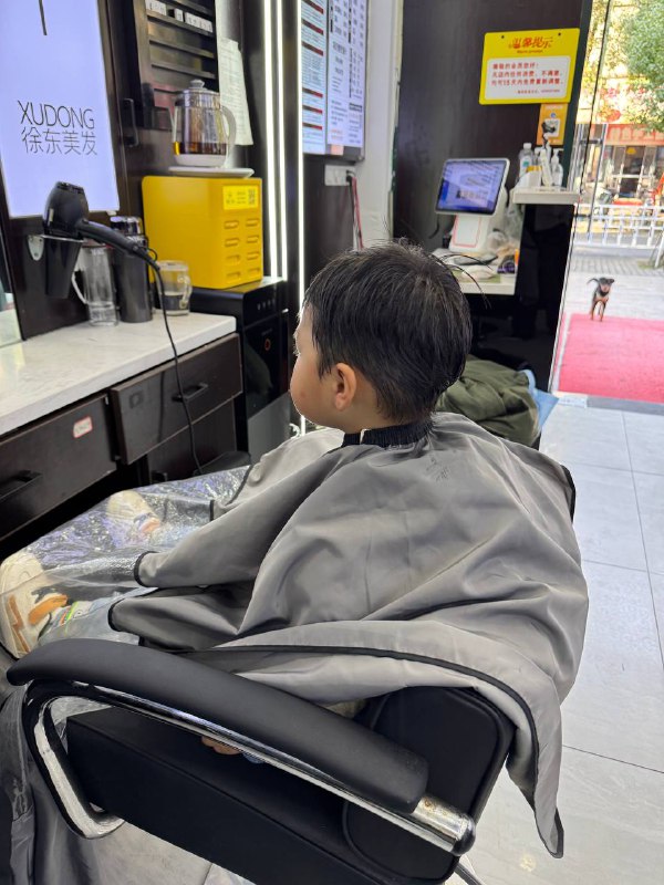 理发😅理发😅